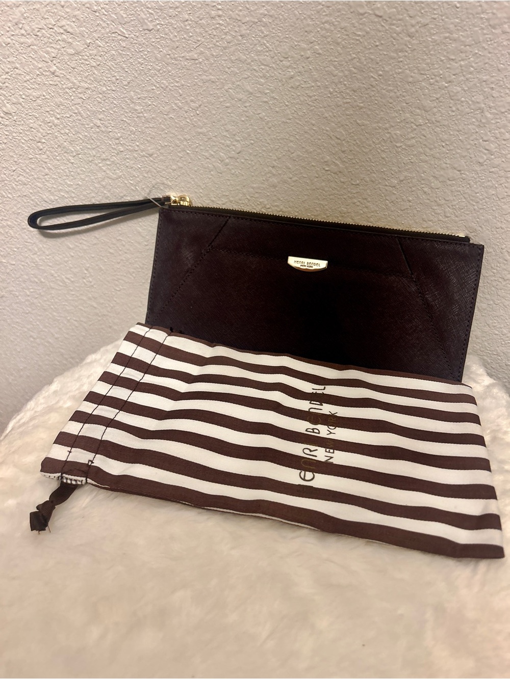 Henri Bendel Dk Chocolate Leather Wristlet Clutch with Gold Hardware & Dusty New